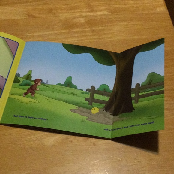 DONATED! 4 Curious George softcover books - Picture 13 of 14